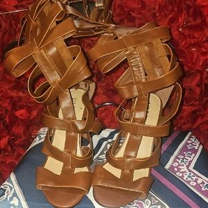 Tildon NWT Strappy Gladiator Brown Women's Sandals Size 9½